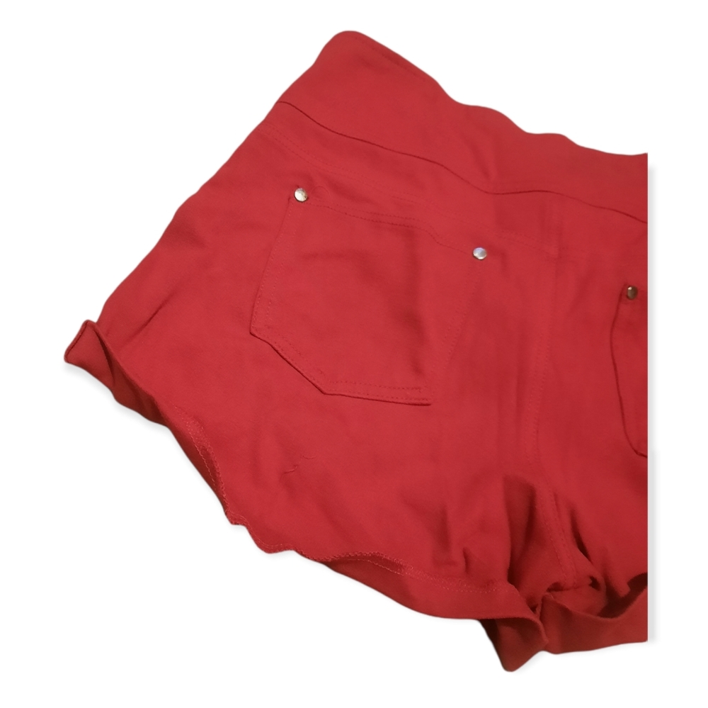 Shorts - Picture 3 of 3